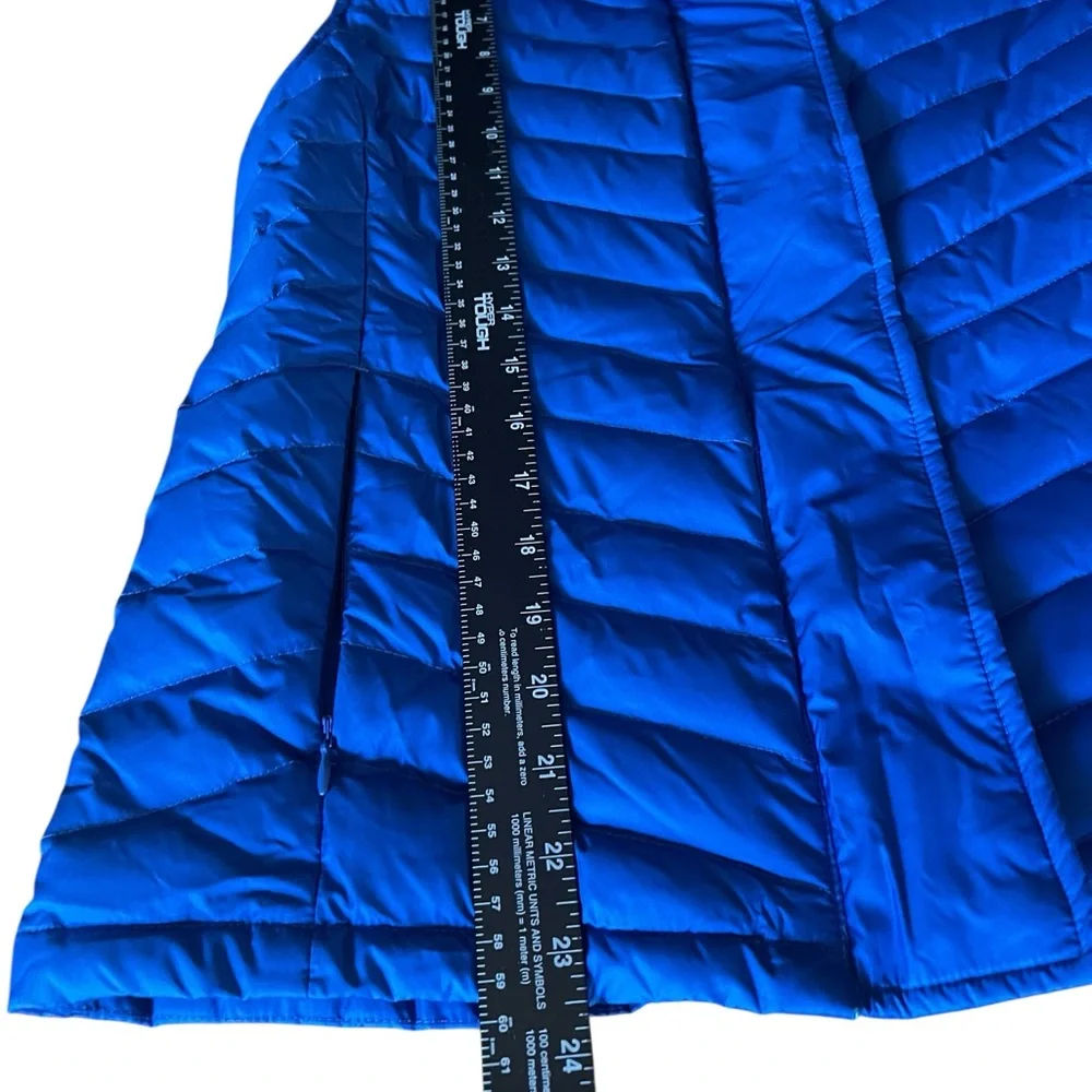 Talbots Size Medium Women’s Vibrant Blue Quilted Vest-pockets